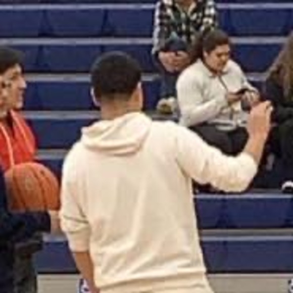 Meet your Posher, Ramiro - Picture 1 of 1